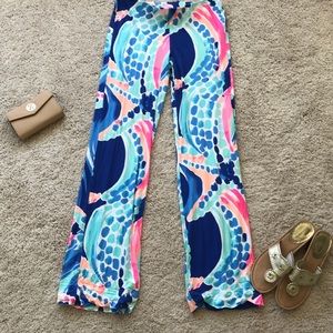 Cute Lilly pants.